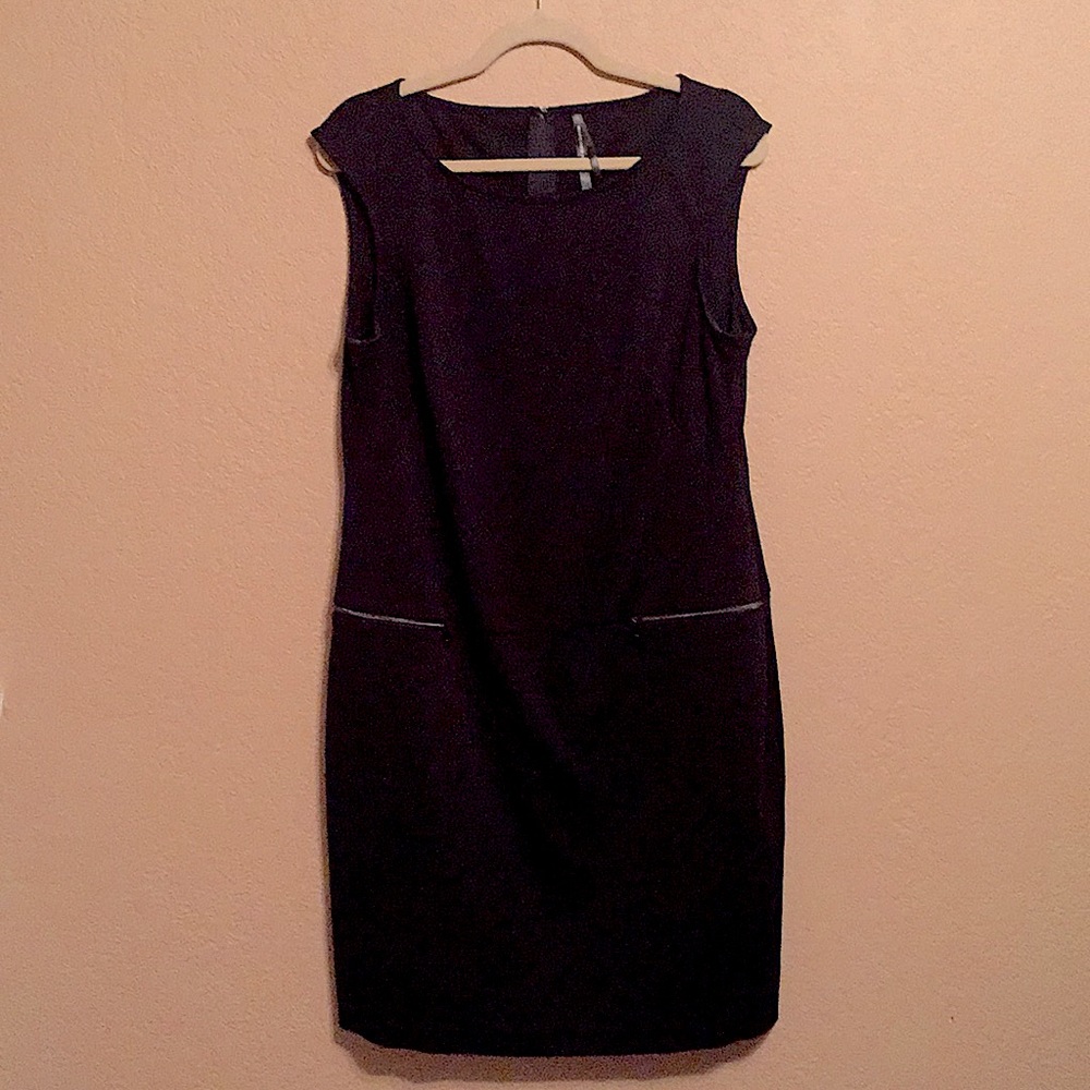 Black Sleeveless Dress with Pockets!